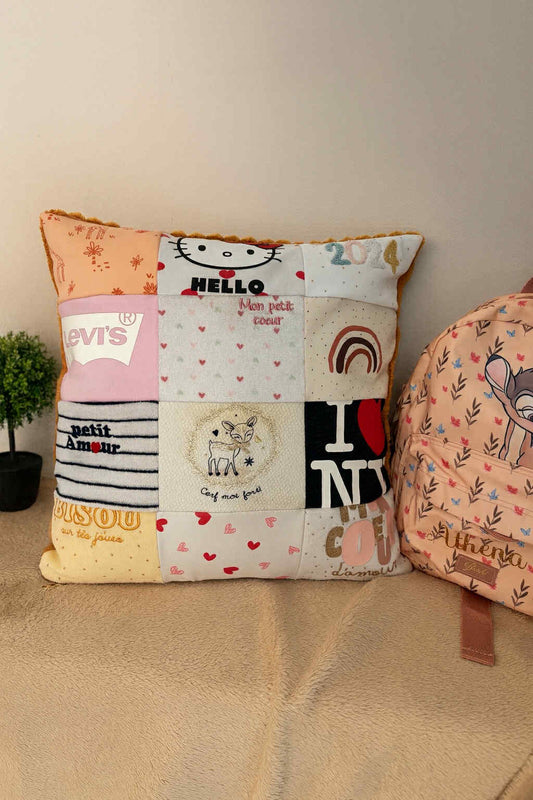 Coussin souvenir en vêtements de bébé – Patchwork personnalisé 9 ou 12 carrés