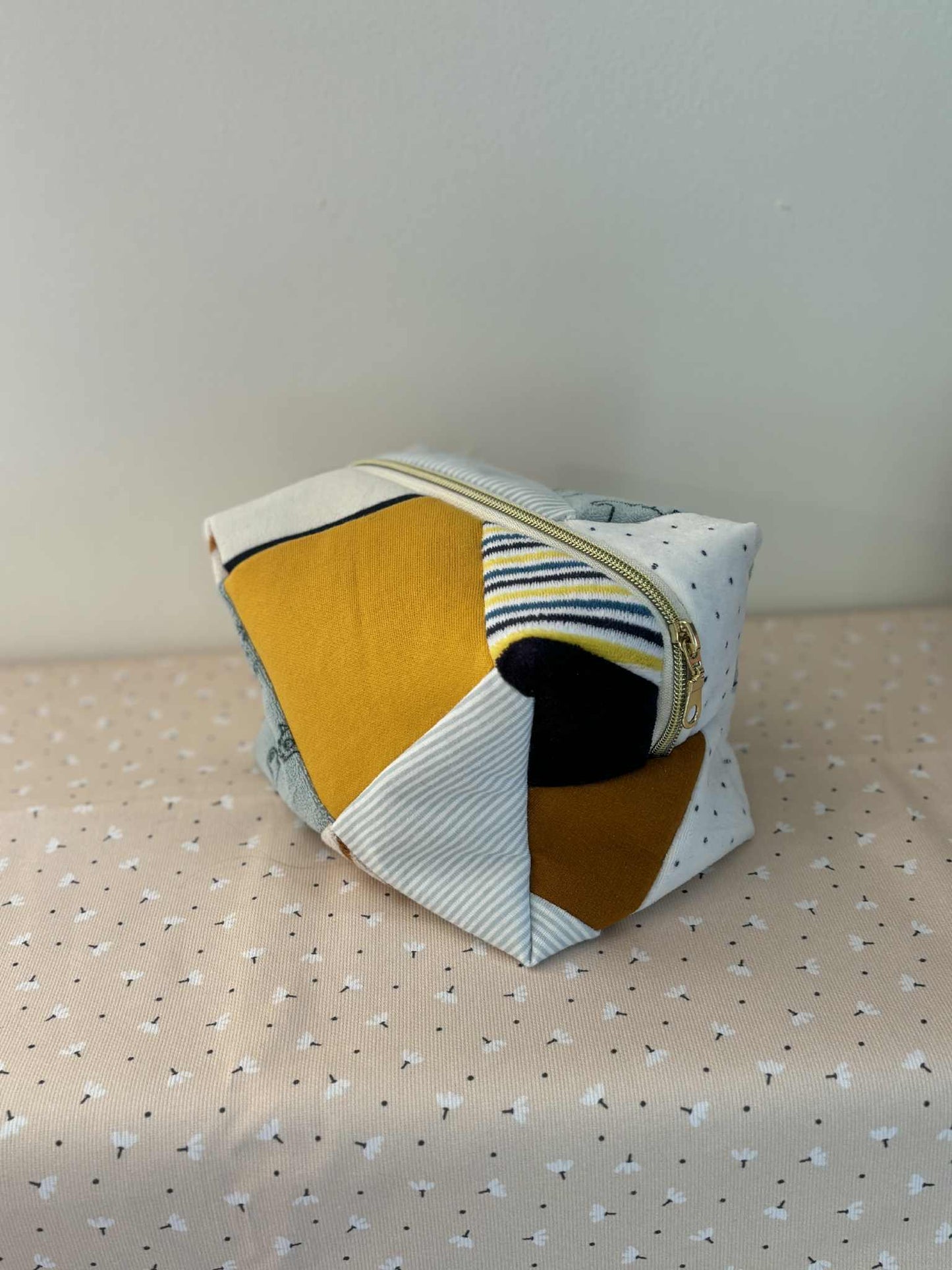 🧼 Trousse de toilette souvenir – Patchwork personnalisé