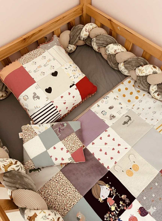 Pochette souvenir – création unique à partir d’anciens vêtements de bébé 💞