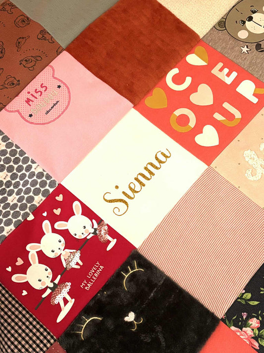 Carte cadeau 🧵 Couverture souvenir (plaid ou couette) – Transformez les vêtements de votre enfant en un trésor unique